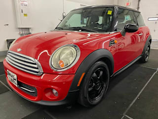 2011 MINI Cooper Base WMWSU3C52BTX96481 2011 MINI Cooper Base