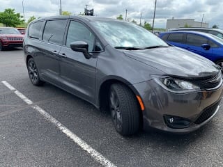 2020 Chrysler Pacifica Touring 2C4RC1FG3LR269564 2020 Chrysler Pacifica Touring
