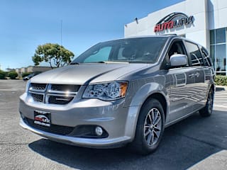 2017 Dodge Grand Caravan SXT 2C4RDGCG9HR825453 2017 Dodge Grand Caravan SXT