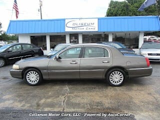 2003 Lincoln Town Car Signature 1LNHM82W43Y640270 2003 Lincoln Town Car Signature