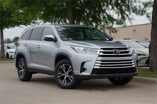 2019 Toyota Highlander LE 5TDZZRFH7KS320320 2019 Toyota Highlander LE