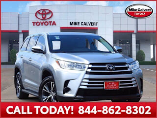 2018 Toyota Highlander LE 5TDZARFH1JS040544 2018 Toyota Highlander LE