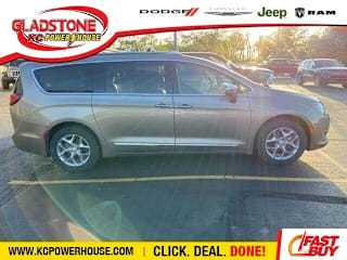 2017 Chrysler Pacifica Limited 2C4RC1GG2HR751755 2017 Chrysler Pacifica Limited