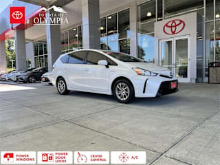 2017 Toyota Prius v Two JTDZN3EU2HJ064021 2017 Toyota Prius v Two