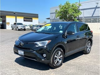 2017 Toyota RAV4 XLE 2T3WFREVXHW384300 2017 Toyota RAV4 XLE