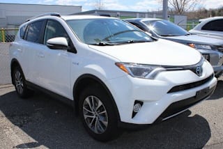 2018 Toyota RAV4 Hybrid LE JTMRJREV2JD176250 2018 Toyota RAV4 Hybrid LE