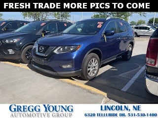 2017 Nissan Rogue SV 5N1AT2MV1HC801068 2017 Nissan Rogue SV