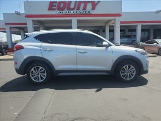 2018 Hyundai Tucson SEL KM8J33A47JU770992 2018 Hyundai Tucson SEL