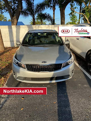 2017 Kia Forte LX 3KPFL4A71HE107596 2017 Kia Forte LX