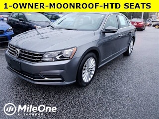 2017 Volkswagen Passat 1VWBT7A37HC082916 2017 Volkswagen Passat