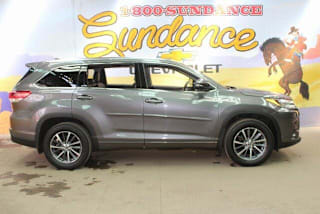 2018 Toyota Highlander XLE 5TDJZRFH2JS858094 2018 Toyota Highlander XLE