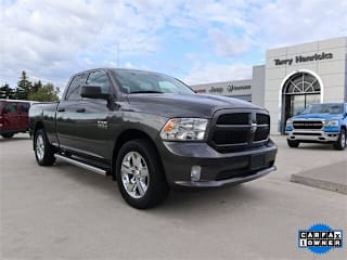 2018 Ram Pickup 1500 Express 1C6RR7FG2JS320606 2018 Ram Pickup 1500 Express