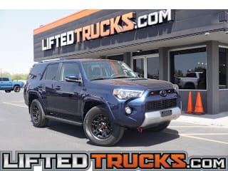 2018 Toyota 4Runner TRD Off-Road Premium JTEBU5JR9J5570702 2018 Toyota 4Runner TRD Off-Road Premium