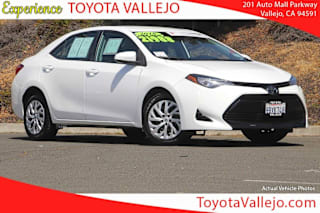 2018 Toyota Corolla LE 5YFBURHE6JP799260 2018 Toyota Corolla LE