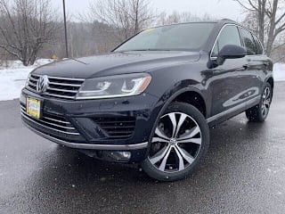 2017 Volkswagen Touareg V6 Wolfsburg WVGRF7BPXHD000063 2017 Volkswagen Touareg V6 Wolfsburg
