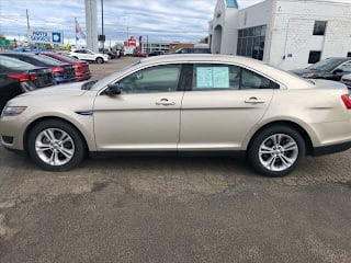 2017 Ford Taurus SE 1FAHP2D87HG137178 2017 Ford Taurus SE