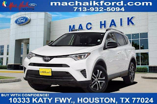 2018 Toyota RAV4 LE JTMZFREV1JJ740666 2018 Toyota RAV4 LE