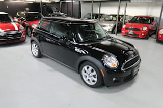 2009 MINI Cooper S WMWMF73599TW85172 2009 MINI Cooper S