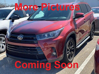 2019 Toyota Highlander XLE 5TDJZRFH0KS950659 2019 Toyota Highlander XLE