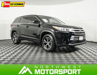 2019 Toyota Highlander LE 5TDBZRFH2KS945774 2019 Toyota Highlander LE