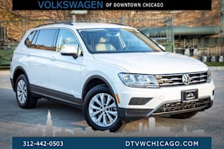 2019 Volkswagen Tiguan 3VV3B7AX0KM063581 2019 Volkswagen Tiguan