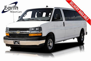 2017 Chevrolet Express Passenger 1GAZGPFG2H1143451 2017 Chevrolet Express Passenger