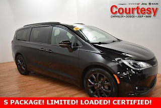 2018 Chrysler Pacifica Limited 2C4RC1GG1JR227731 2018 Chrysler Pacifica Limited