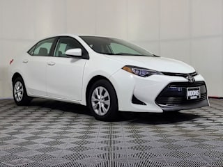 2017 Toyota Corolla LE 2T1BURHEXHC810867 2017 Toyota Corolla LE