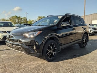 2018 Toyota RAV4 SE 2T3JFREVXJW757741 2018 Toyota RAV4 SE