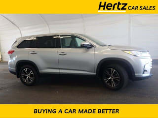 2019 Toyota Highlander LE 5TDBZRFHXKS945246 2019 Toyota Highlander LE
