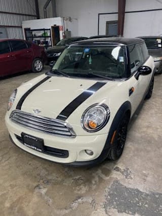 2012 MINI Cooper Base WMWSU3C54CT185899 2012 MINI Cooper Base