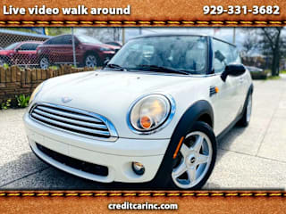 2010 MINI Cooper Base WMWMF3C57ATZ25705 2010 MINI Cooper Base