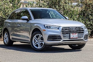 2018 Audi Q5 2.0T quattro Premium WA1ANAFY4J2023628 2018 Audi Q5 2.0T quattro Premium