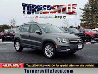 2018 Volkswagen Tiguan Limited WVGBV7AX1JK004512 2018 Volkswagen Tiguan Limited