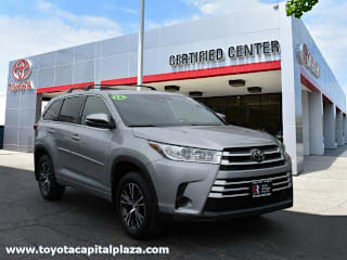 2018 Toyota Highlander LE 5TDBZRFH8JS823662 2018 Toyota Highlander LE