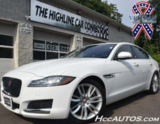 2017 Jaguar XF 35t Prestige SAJBK4BV2HCY28081 2017 Jaguar XF 35t Prestige