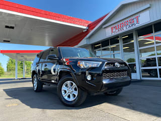 2019 Toyota 4Runner SR5 JTEZU5JRXK5199002 2019 Toyota 4Runner SR5