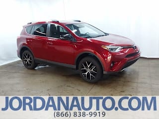 2018 Toyota RAV4 SE JTMJFREV2JD238180 2018 Toyota RAV4 SE