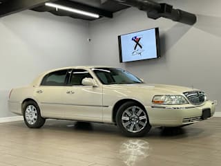 2003 Lincoln Town Car 1LNHM83W63Y658641 2003 Lincoln Town Car