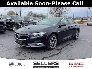 2018 Buick Regal Sportback Essence W04GP6SX4J1053734 2018 Buick Regal Sportback Essence