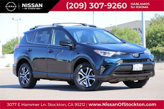 2018 Toyota RAV4 LE JTMBFREV3JD250777 2018 Toyota RAV4 LE
