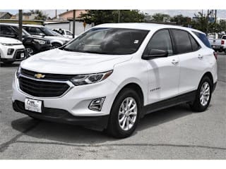 2019 Chevrolet Equinox LS 3GNAXHEV2KS650745 2019 Chevrolet Equinox LS