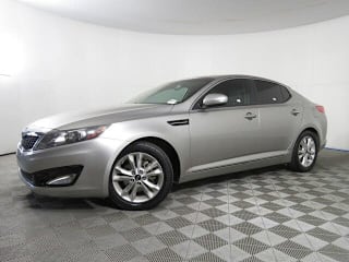 2011 Kia Optima KNAGN4A76B5076215 2011 Kia Optima