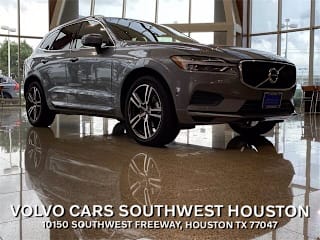 2018 Volvo XC60 T5 Momentum LYV102RK4JB088012 2018 Volvo XC60 T5 Momentum