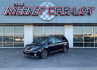 2017 Toyota Sienna SE Premium 8-Passenger 5TDXZ3DC2HS900112 2017 Toyota Sienna SE Premium 8-Passenger