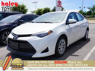 2017 Toyota Corolla LE 5YFBURHE5HP714418 2017 Toyota Corolla LE
