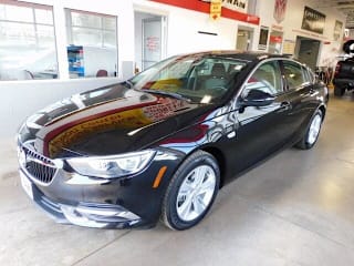 2018 Buick Regal Sportback Preferred W04GL6SX0J1064323 2018 Buick Regal Sportback Preferred
