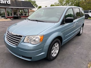 2010 Chrysler Town and Country LX 2A4RR2D15AR351689 2010 Chrysler Town and Country LX