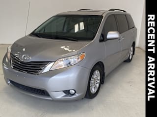 2012 Toyota Sienna XLE 8-Passenger 5TDYK3DC0CS234725 2012 Toyota Sienna XLE 8-Passenger
