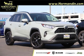 2019 Toyota RAV4 XLE JTMP1RFV1KD512509 2019 Toyota RAV4 XLE
